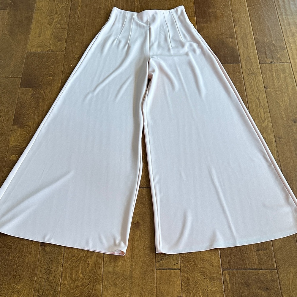 Wide-Leg High-Waist Pants in Soft Pale Pink
